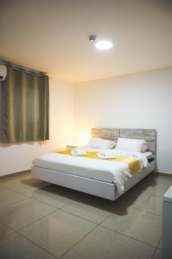 Agamim Hotel Asjkelon Buitenkant foto