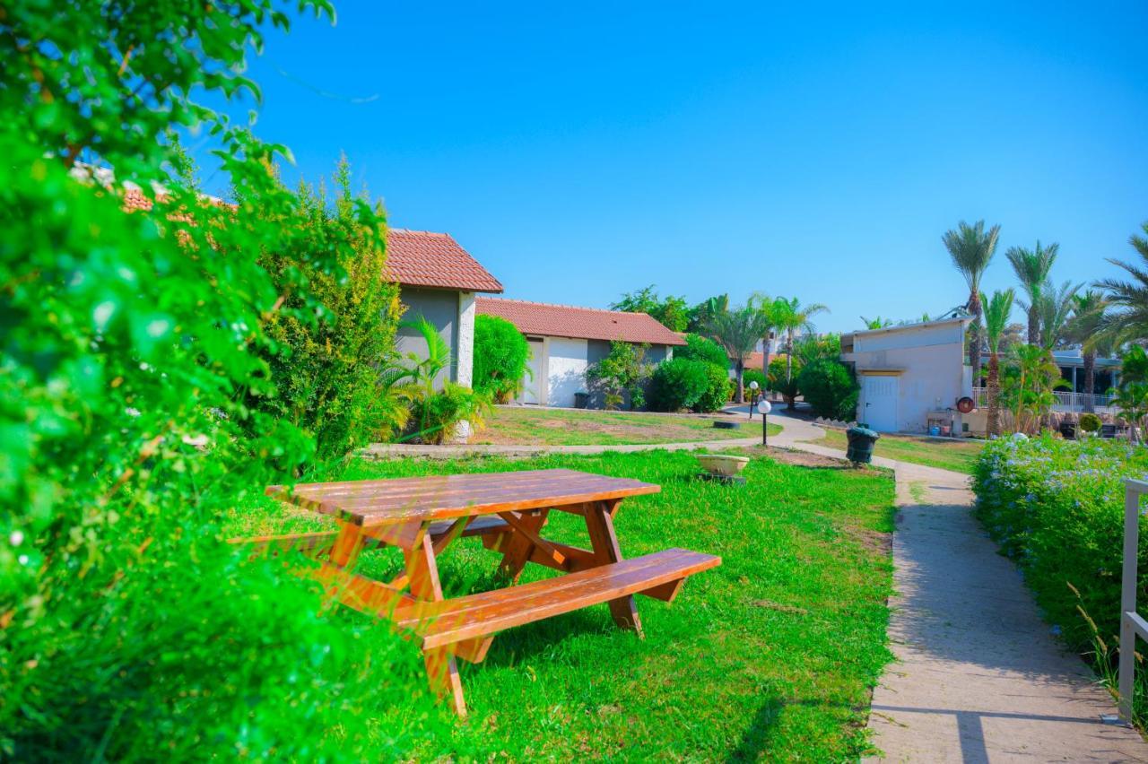 Agamim Hotel Asjkelon Buitenkant foto