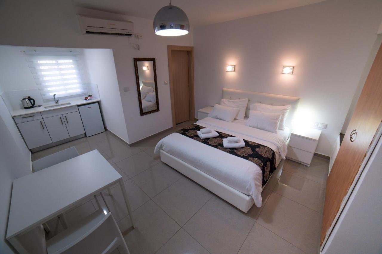 Agamim Hotel Asjkelon Buitenkant foto