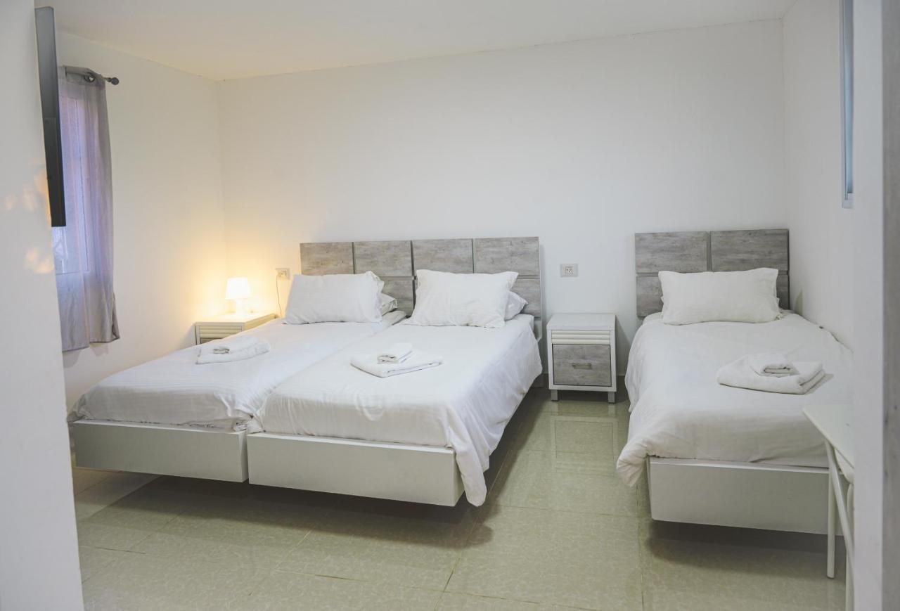 Agamim Hotel Asjkelon Buitenkant foto