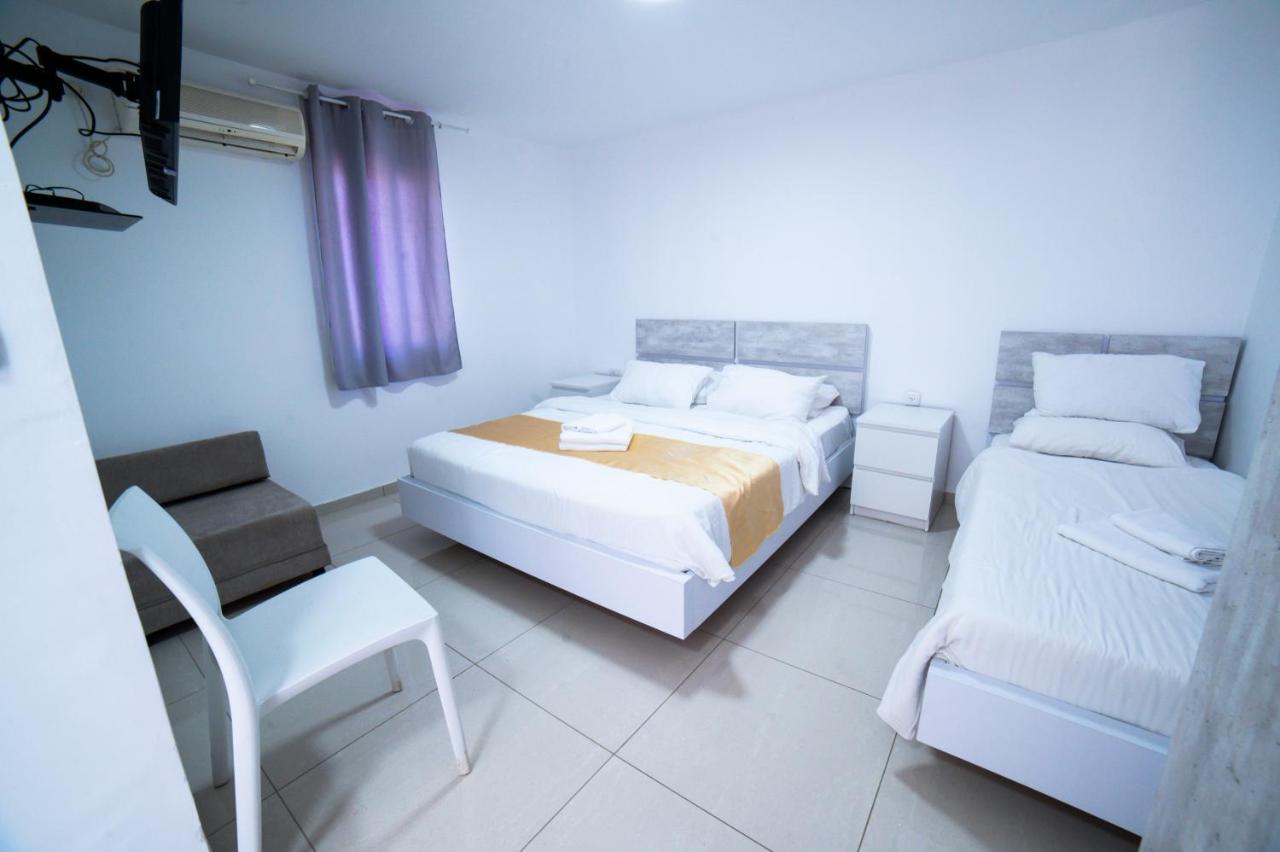 Agamim Hotel Asjkelon Buitenkant foto